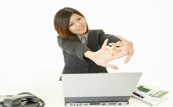 Những mẹo hay giảm mệt mỏi mà không cần rời khỏi bàn làm việc